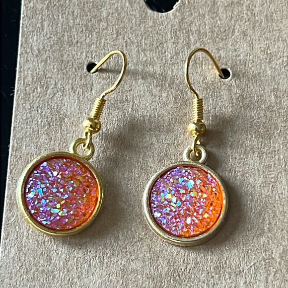 DANGLING coral and gold tone druzy style earrings-NWT - Picture 1 of 1